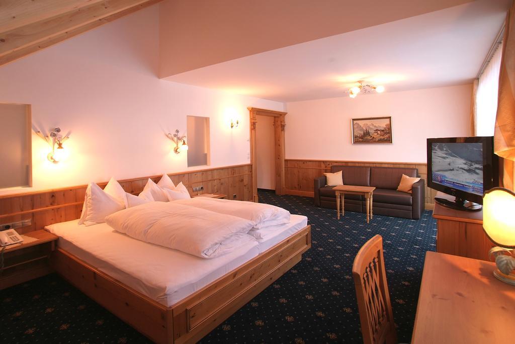 Hotel Fatlar Ischgl Rum bild