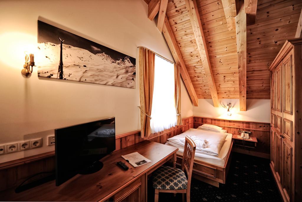 Hotel Fatlar Ischgl Exteriör bild
